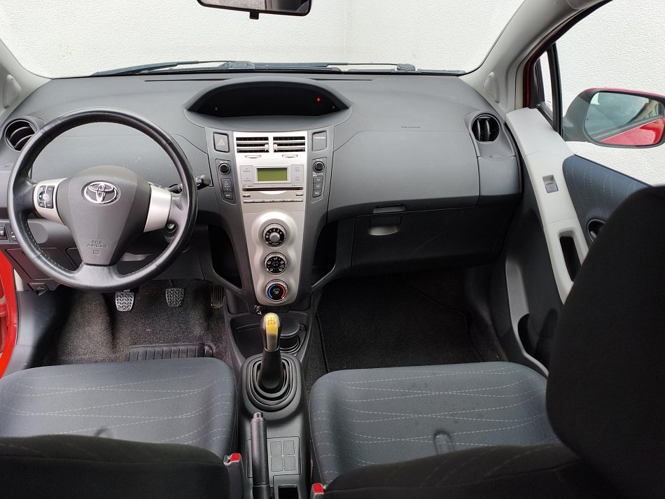 Toyota Yaris 1.3i Sol