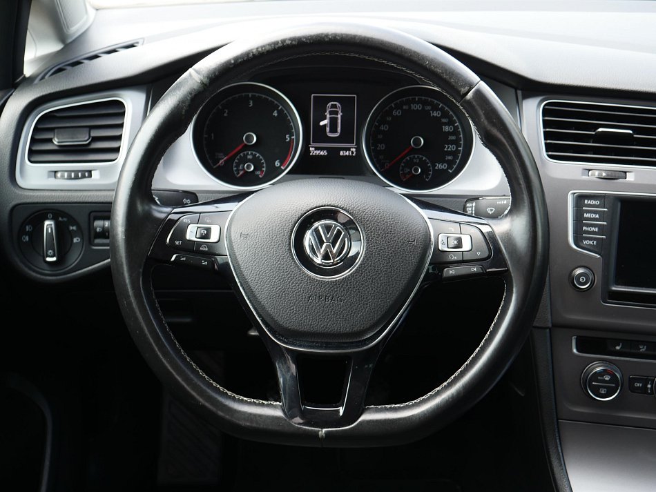 Volkswagen Golf 2.0 TDi 
