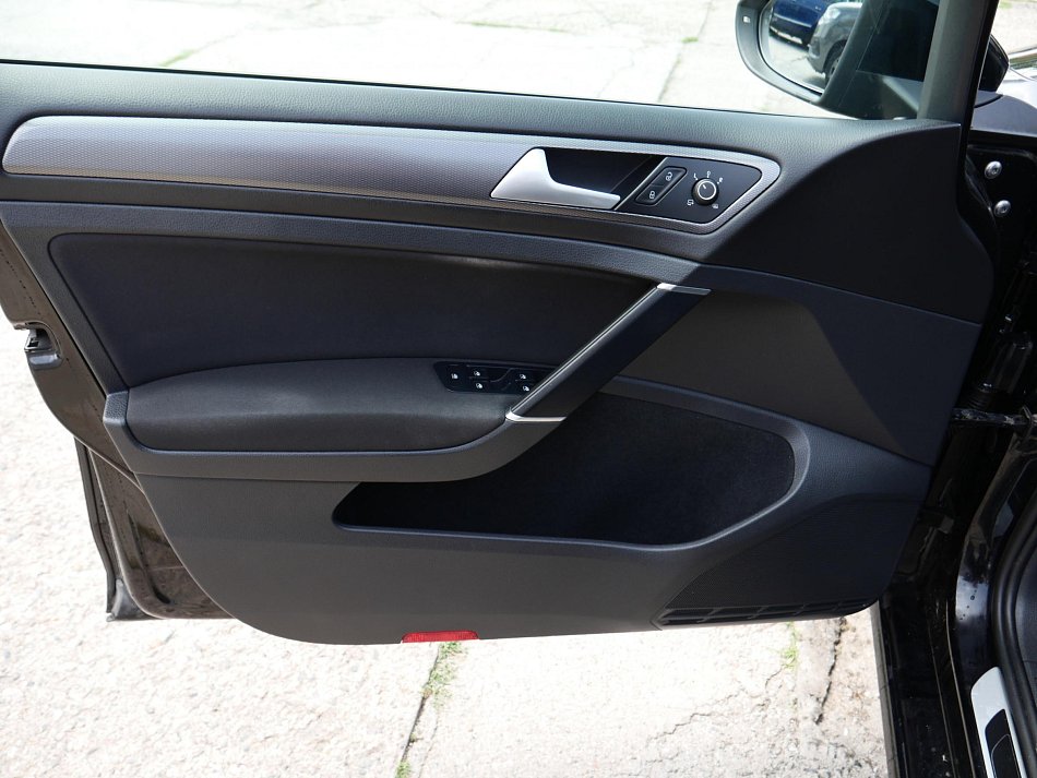 Volkswagen Golf 2.0 TDi 