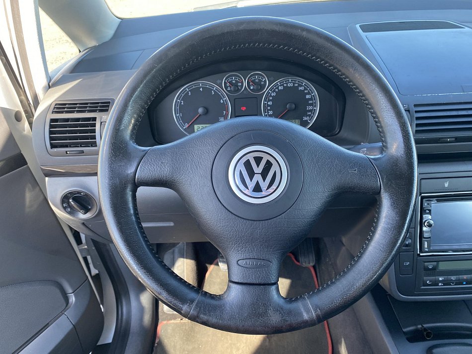 Volkswagen Sharan 1.8T 