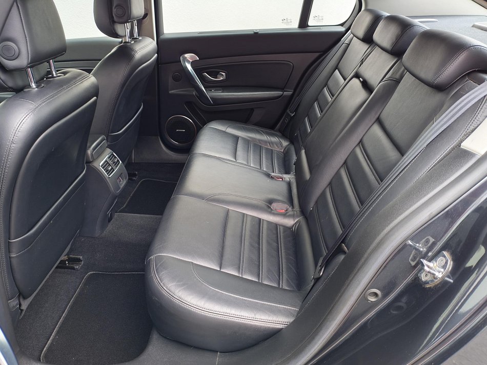 Renault Latitude 2.0 dCi 