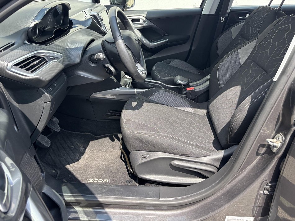 Peugeot 2008 1.2 PT 