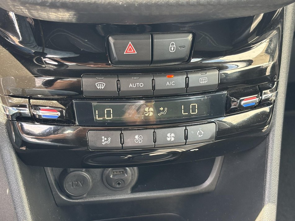 Peugeot 2008 1.2 PT 