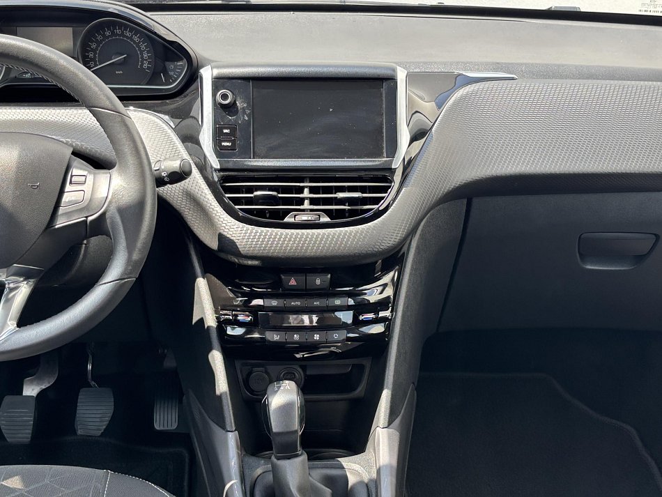 Peugeot 2008 1.2 PT 