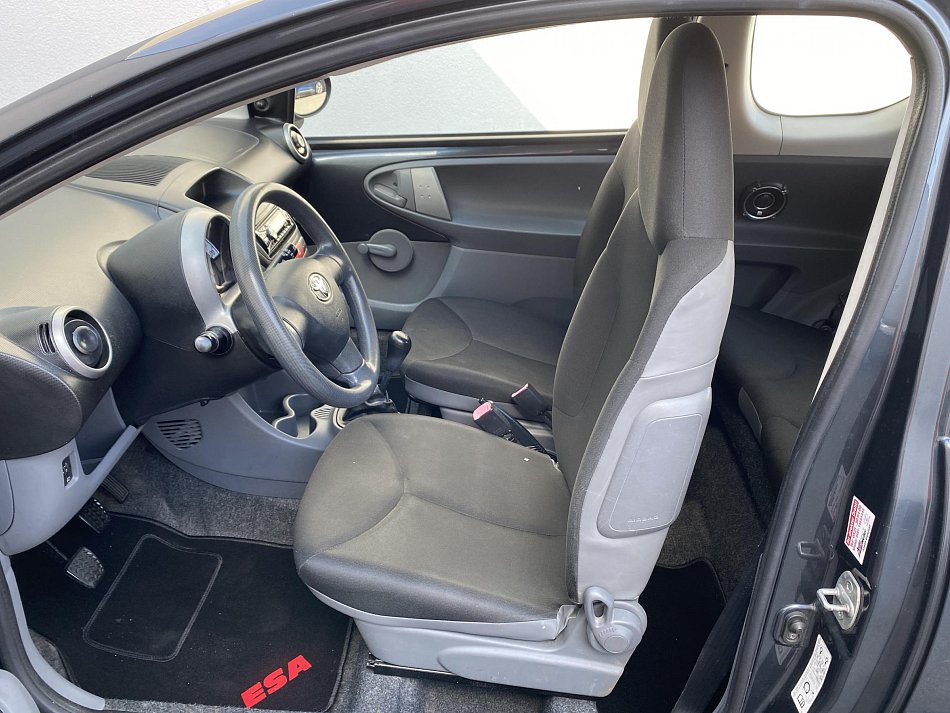 Toyota Aygo 1.0i 