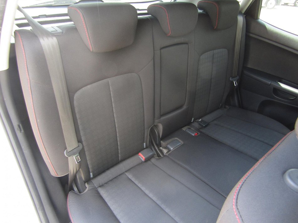 Kia Venga 1.6i 