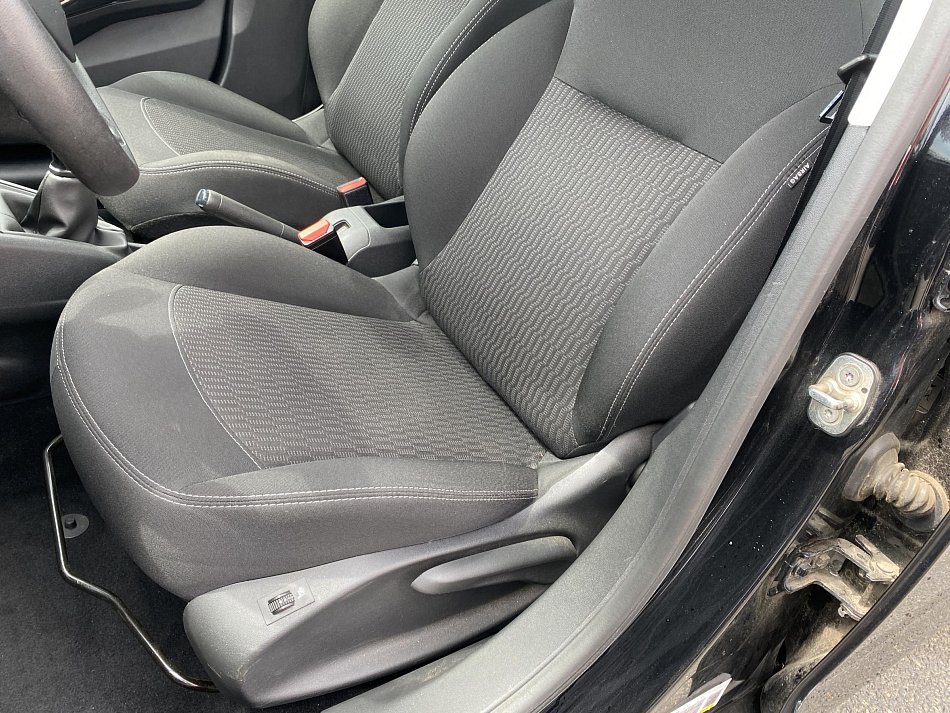 Peugeot 208 1.4i 