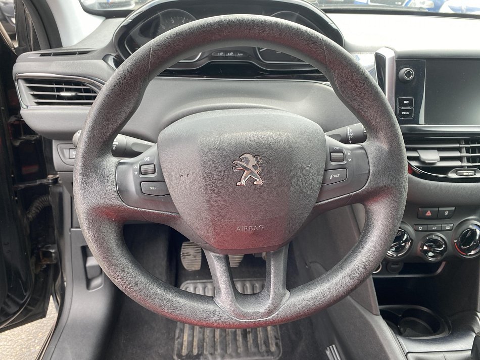 Peugeot 208 1.4i 