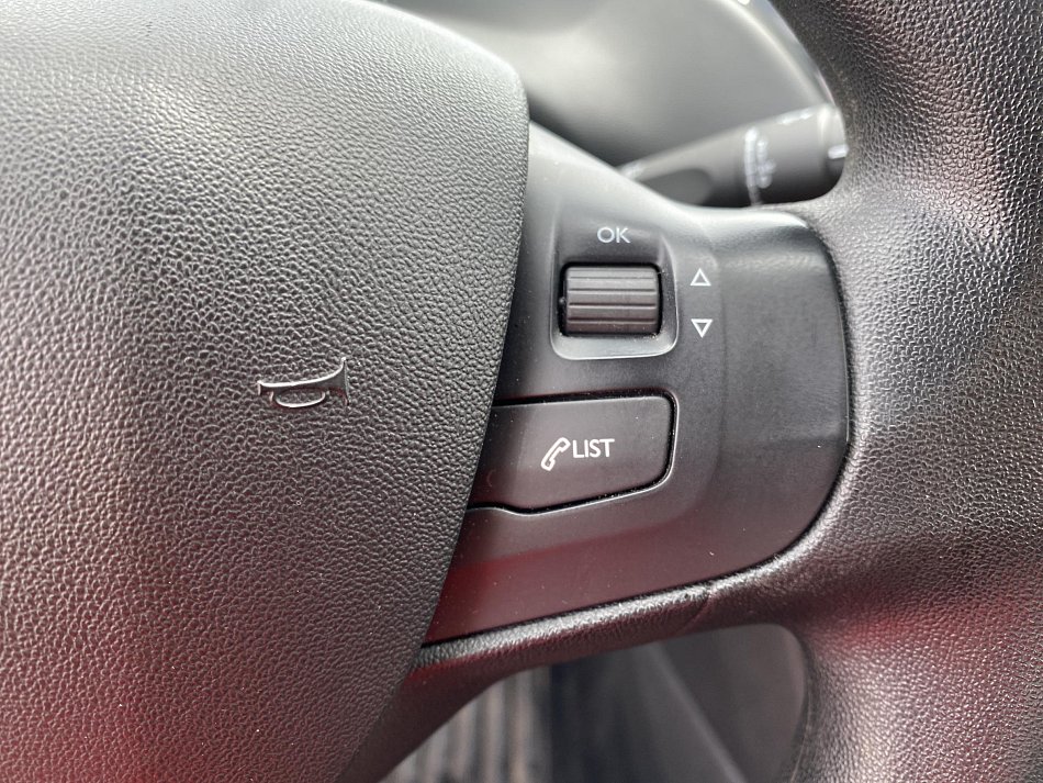 Peugeot 208 1.4i 