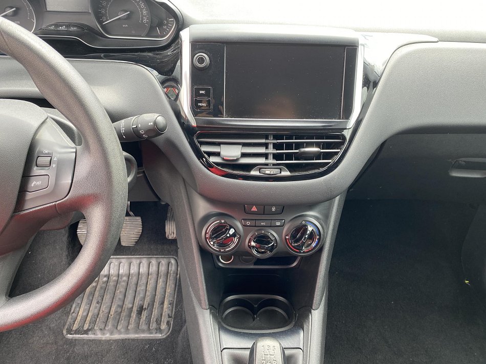 Peugeot 208 1.4i 