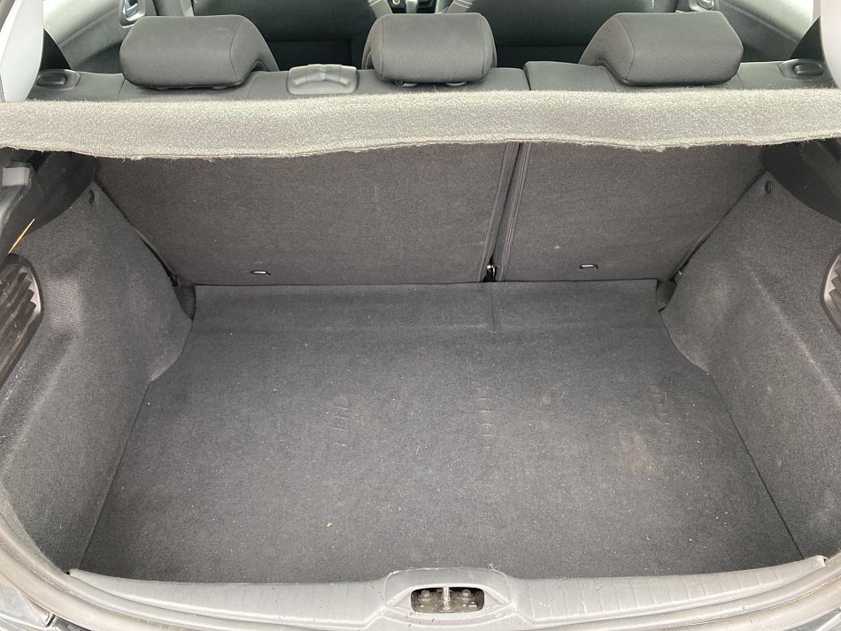 Peugeot 208 1.4i 