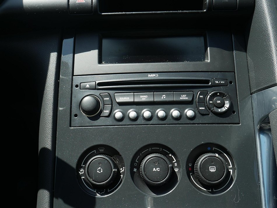 Peugeot 3008 1.6 i 