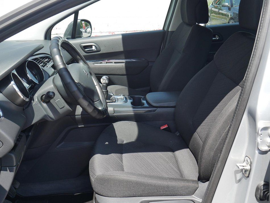 Peugeot 3008 1.6 i 