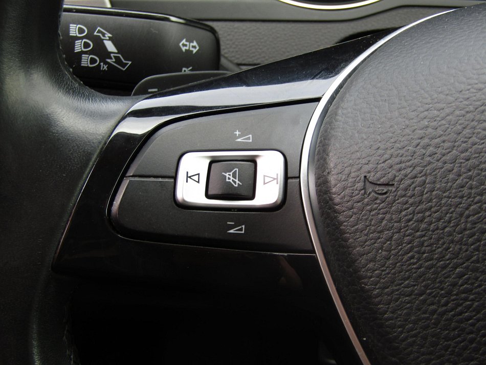 Volkswagen Passat 2.0 TDi 