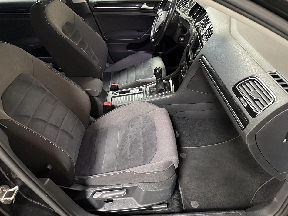 Volkswagen Golf 2.0TDi  VII
