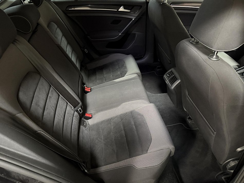 Volkswagen Golf 2.0TDi  VII