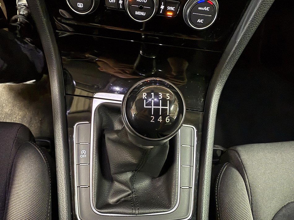 Volkswagen Golf 2.0TDi  VII