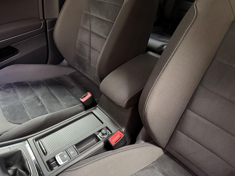Volkswagen Golf 2.0TDi  VII