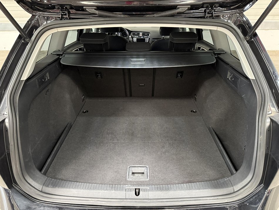 Volkswagen Golf 2.0TDi  VII