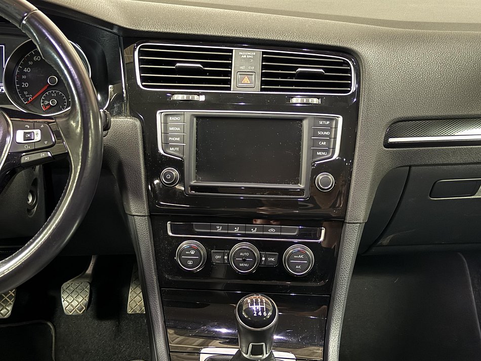 Volkswagen Golf 2.0TDi  VII