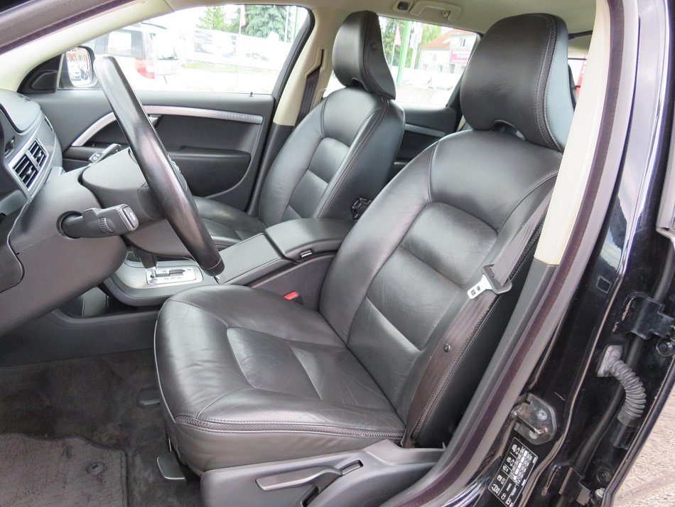 Volvo XC70 2.4 D5  AWD