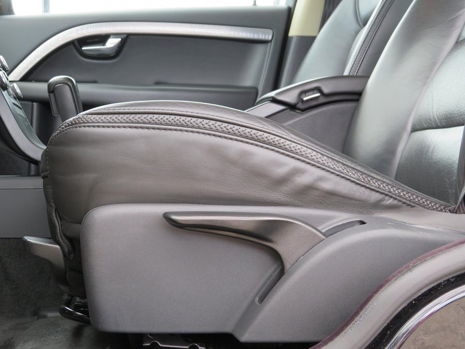 Volvo XC70 2.4 D5  AWD