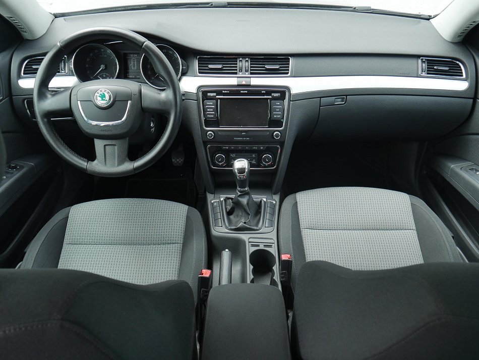 Škoda Superb II 2.0 TDi Ambition