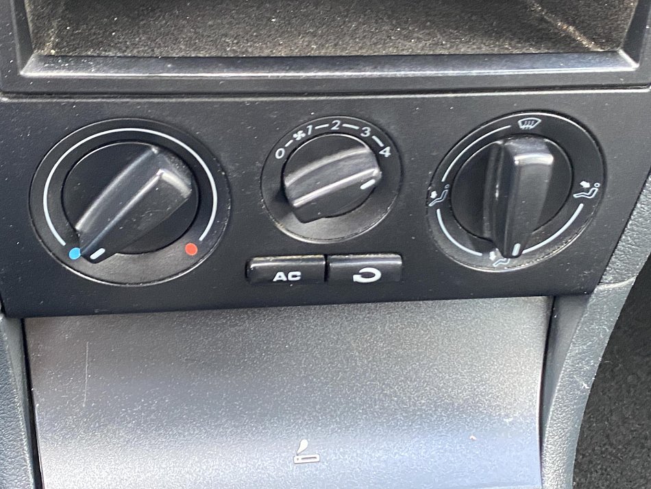 Škoda Octavia 1.6 i Tour