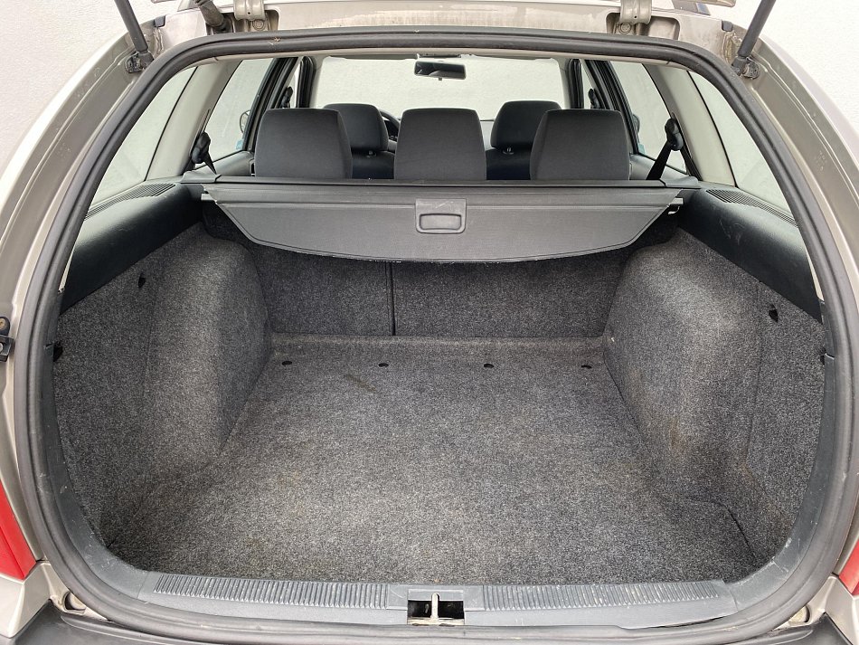 Škoda Octavia 1.6 i Tour