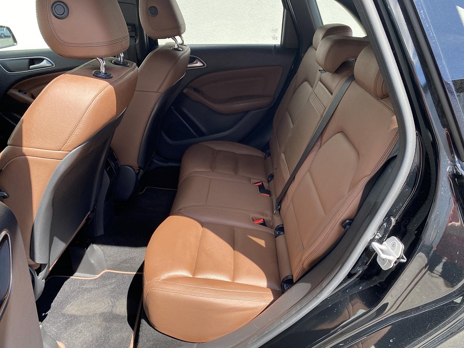 Mercedes-Benz Třída B 1.6T  B200