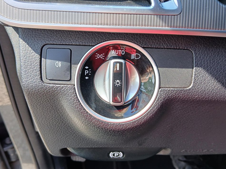 Mercedes-Benz Třída E 2.2 CDi  E200