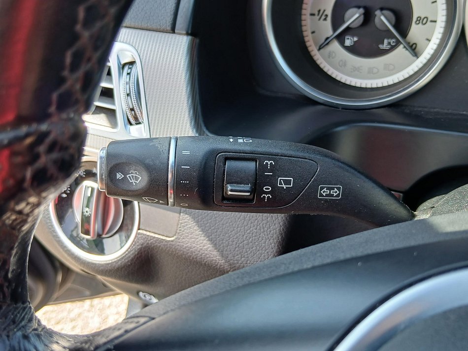 Mercedes-Benz Třída E 2.2 CDi  E200