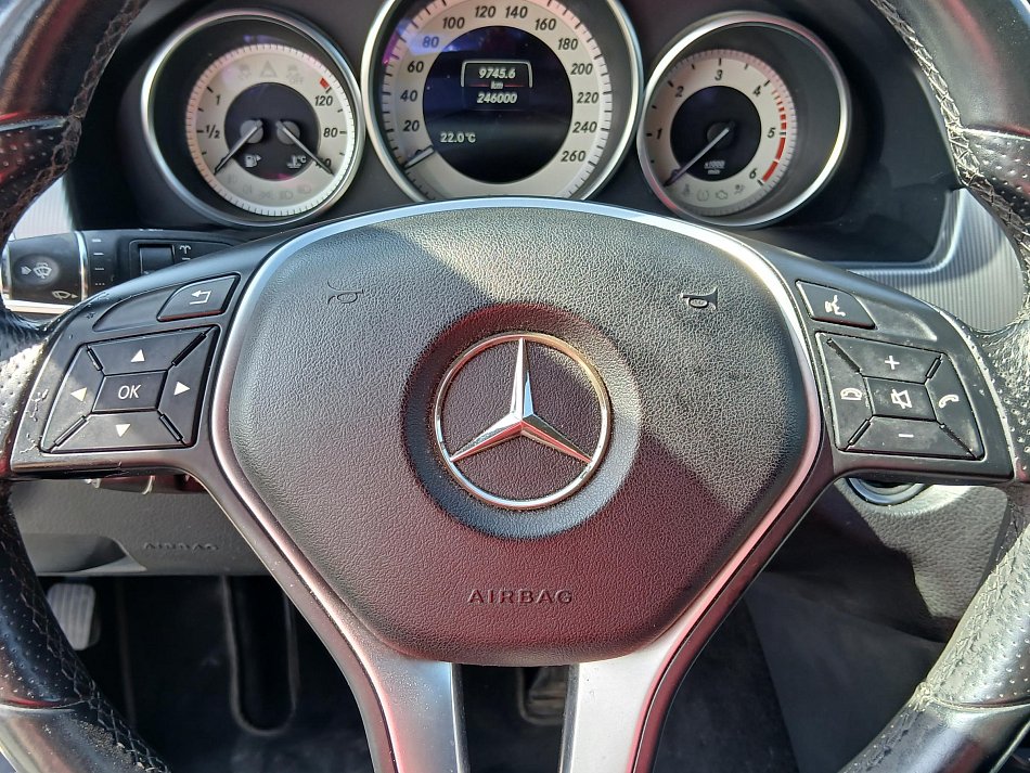 Mercedes-Benz Třída E 2.2 CDi  E200