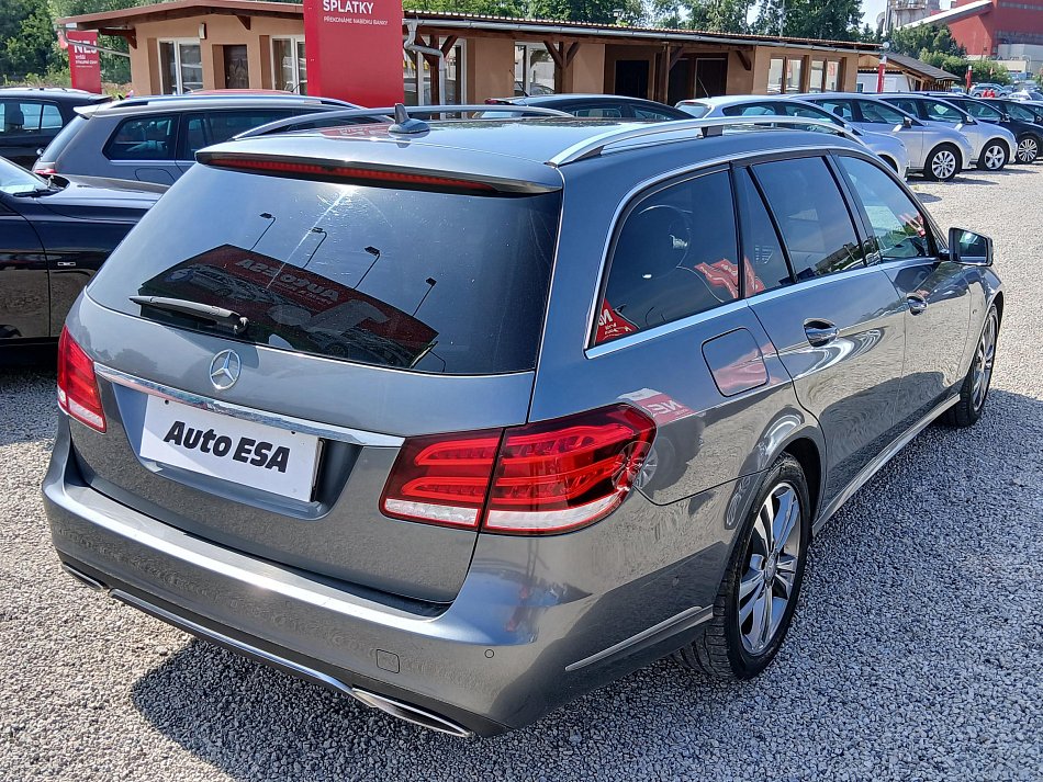 Mercedes-Benz Třída E 2.2 CDi  E200