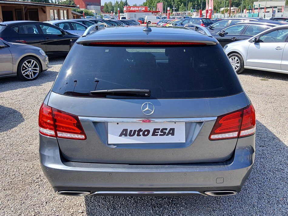 Mercedes-Benz Třída E 2.2 CDi  E200