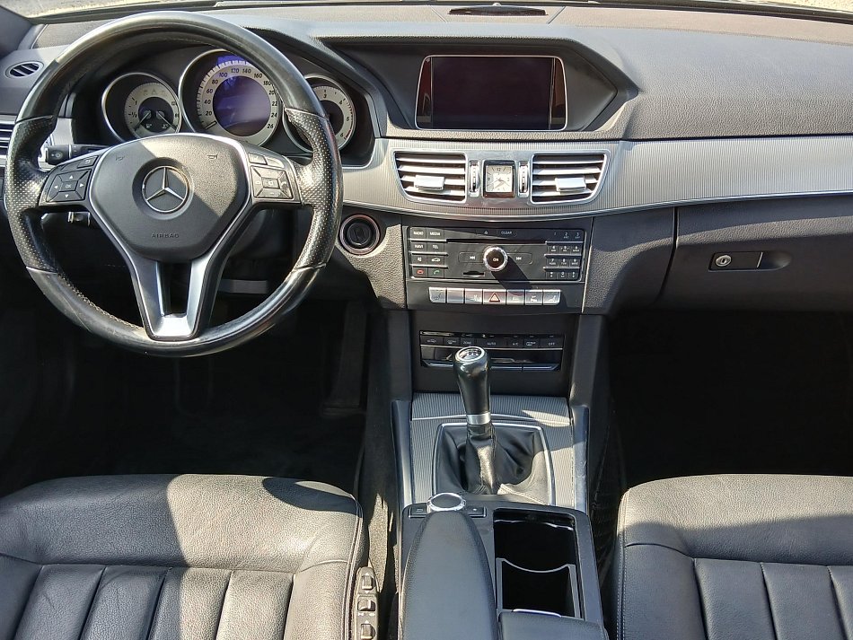 Mercedes-Benz Třída E 2.2 CDi  E200