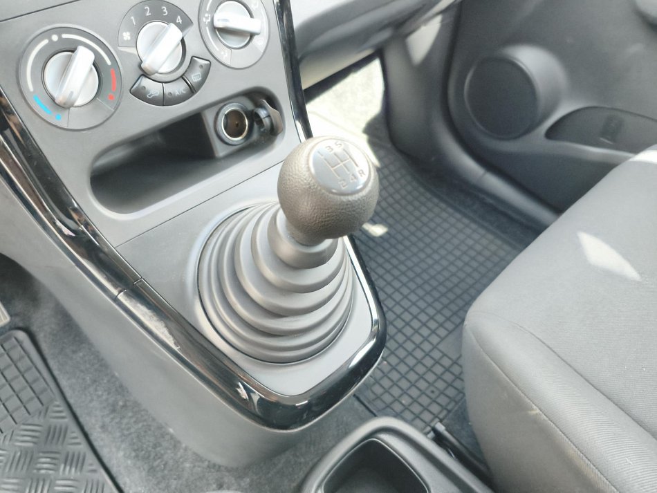 Suzuki Splash 1.0i 