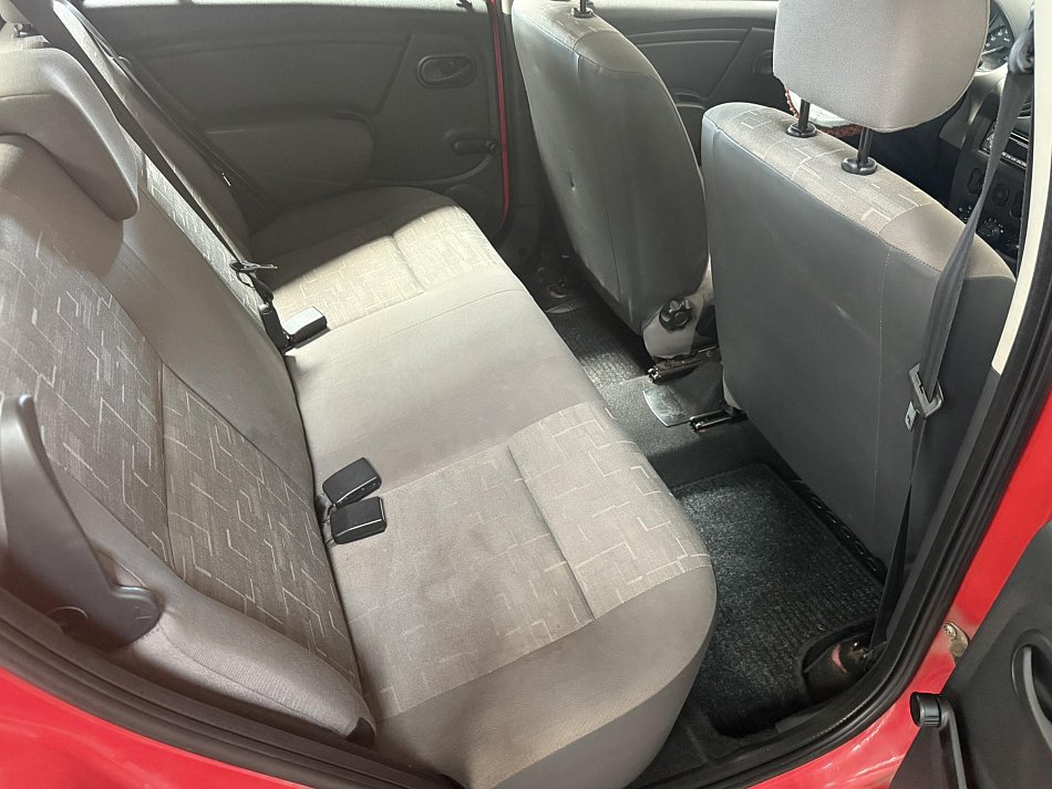 Dacia Sandero 1.4i 