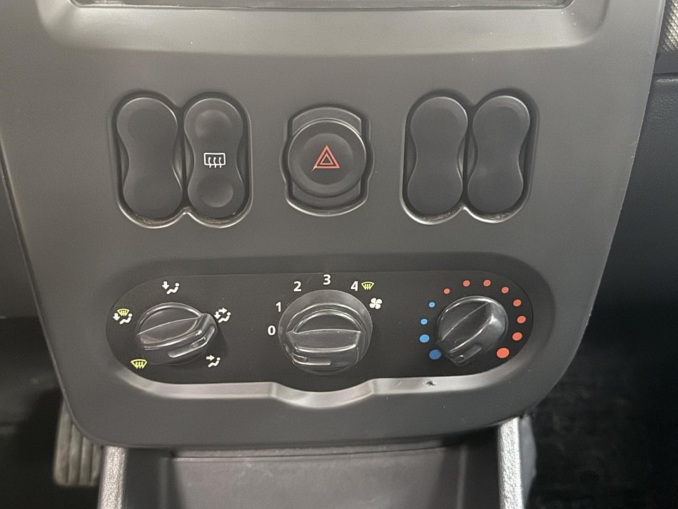Dacia Sandero 1.4i 
