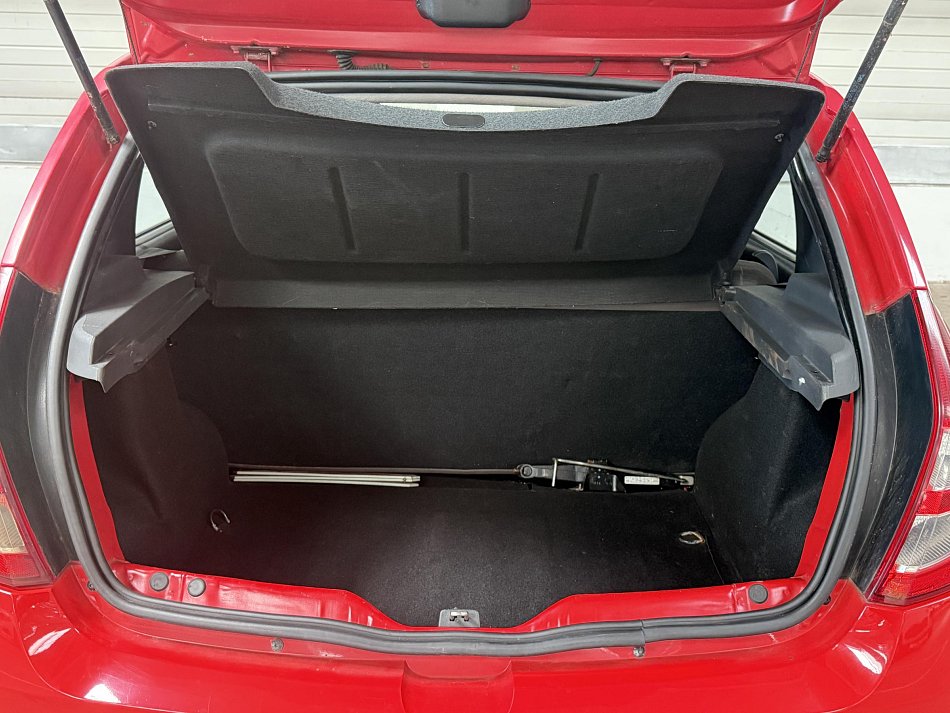 Dacia Sandero 1.4i 