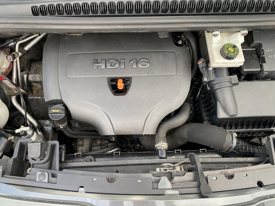 Peugeot 5008 2.0 HDi 