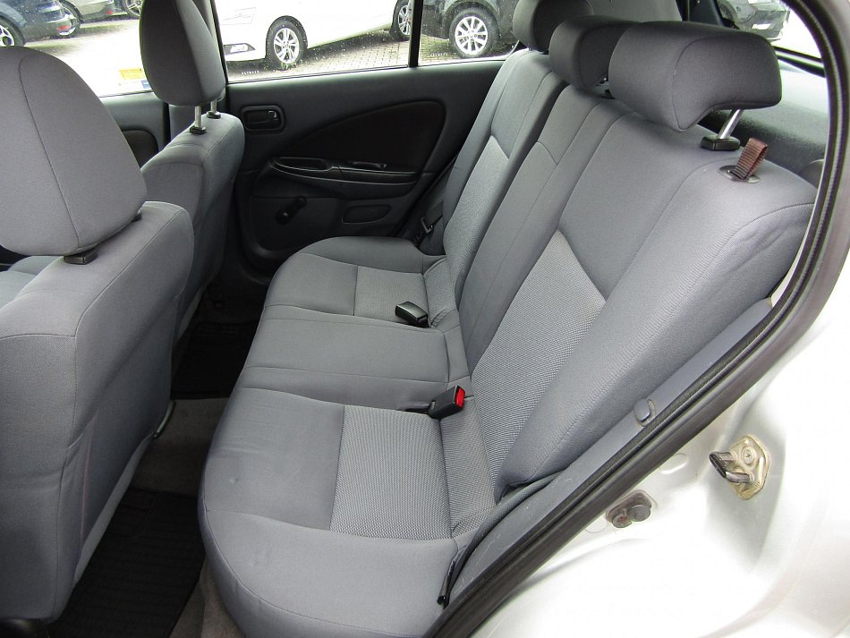 Nissan Almera 1.5 16V 