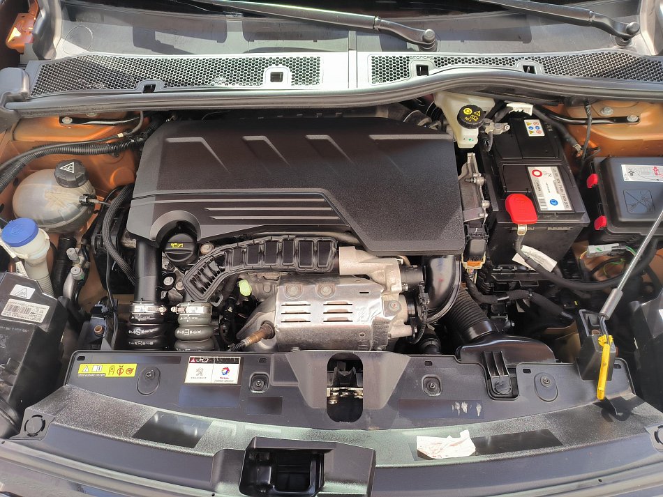 Peugeot 2008 1.2 PT GT