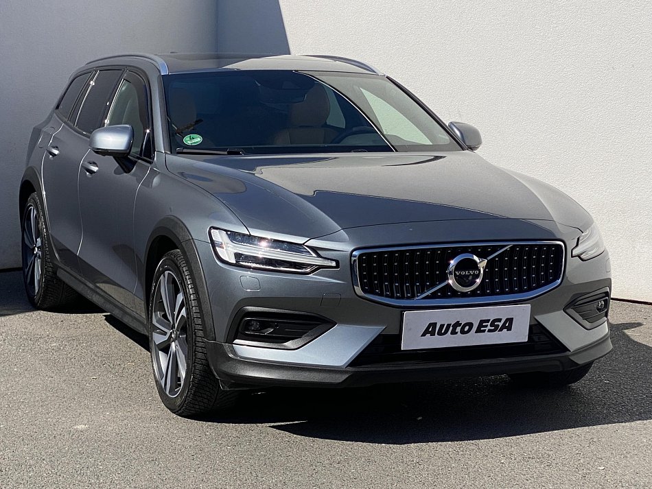 Volvo V60 2.0 T5 Cross Country AWD
