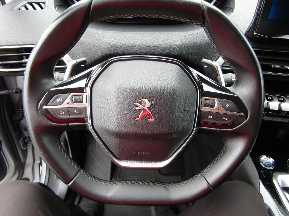 Peugeot 5008 1.2 PT 