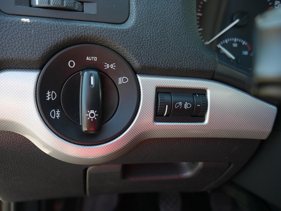 Škoda Octavia II 1.6 TDi Elegance
