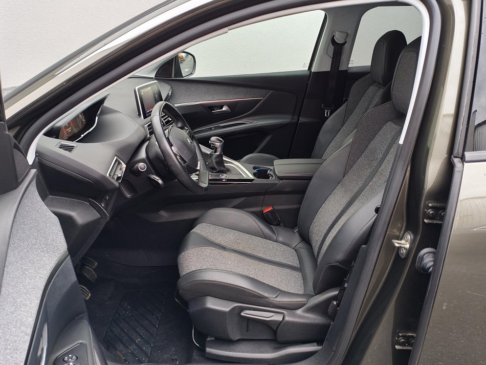 Peugeot 3008 1.2 PT Allure