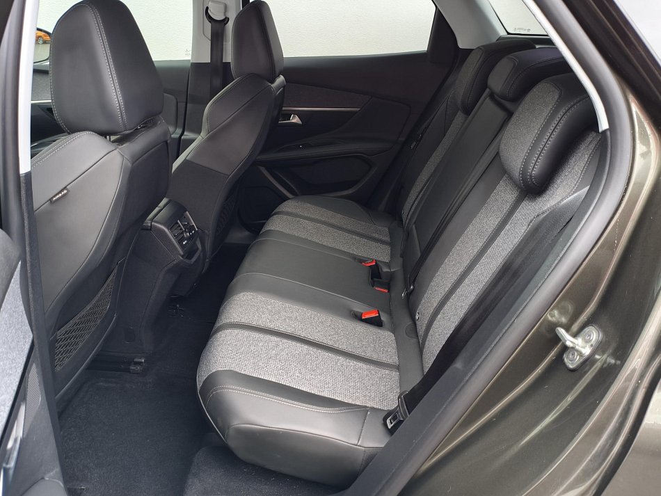 Peugeot 3008 1.2 PT Allure