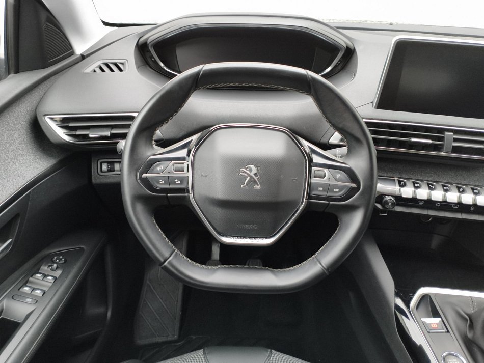 Peugeot 3008 1.2 PT Allure