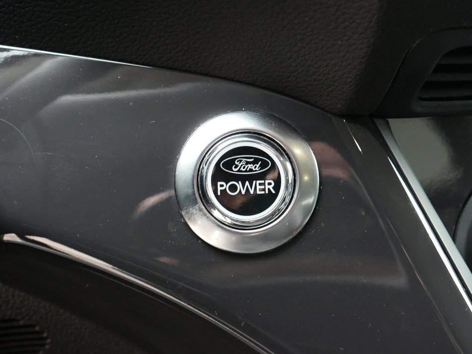 Ford Kuga 1.6 EB Titanium